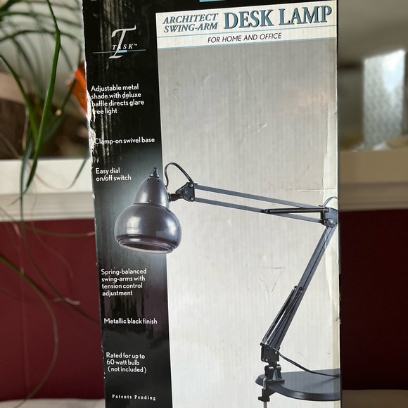 New Holmes Desk Light - Picture 4 of 4